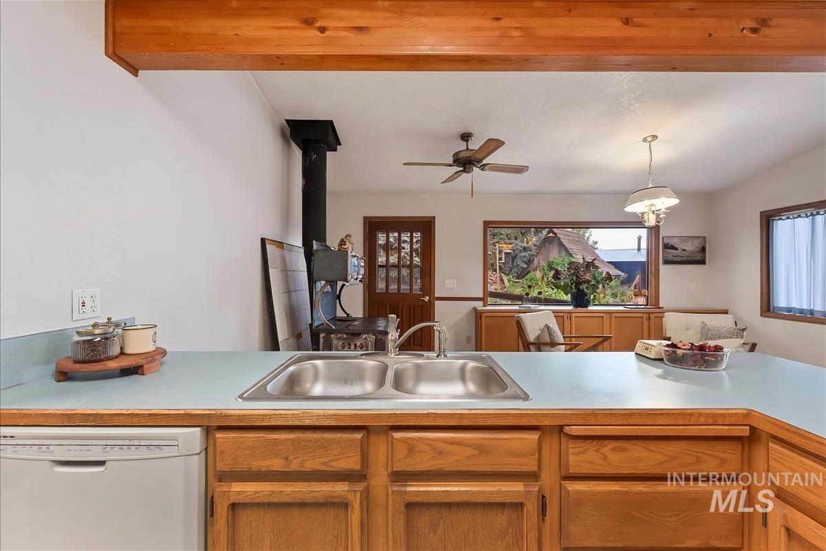 24096 Lansing Ln Property Photo 31
