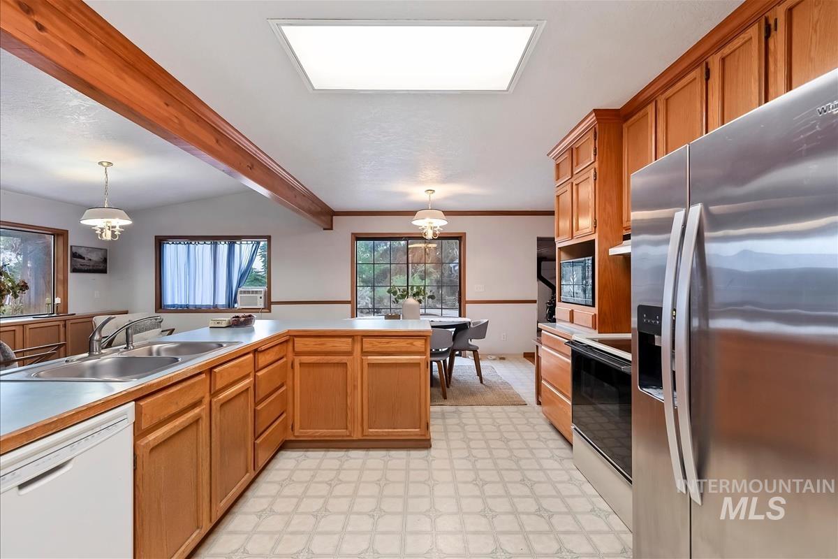 24096 Lansing Ln Property Photo 32