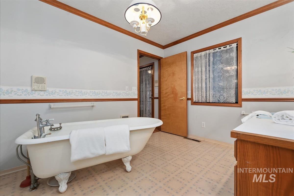 24096 Lansing Ln Property Photo 40