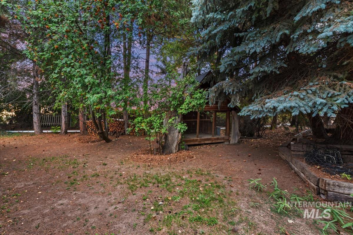 24096 Lansing Ln Property Photo 46