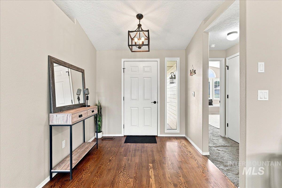 2307 Pisces Dr Property Photo 4