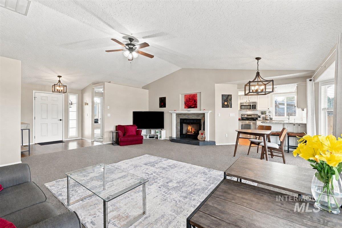 2307 Pisces Dr Property Photo 6