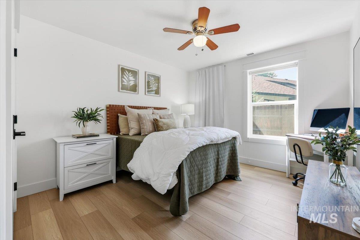 948 E Monarch St Property Photo 21