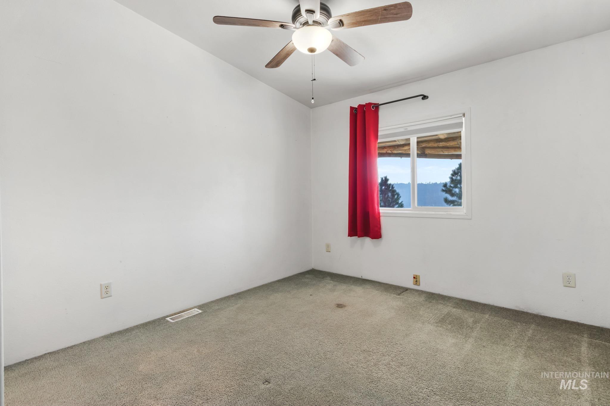 33 Turkey Lane Property Photo 12