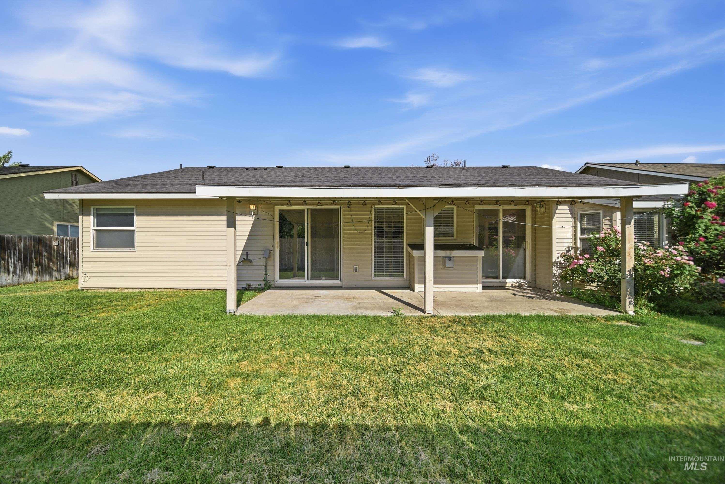 5417 N Hertford Way Property Photo 5