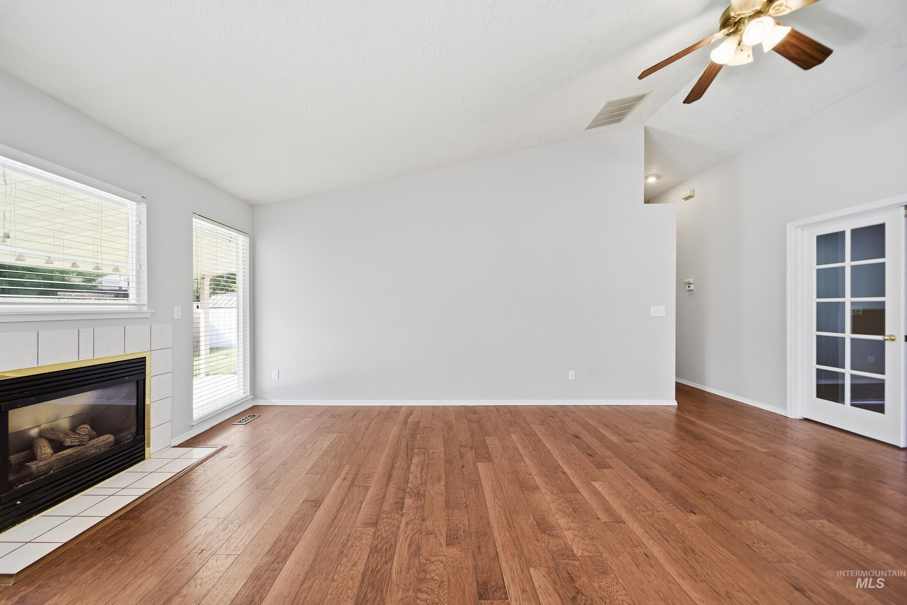 5417 N Hertford Way Property Photo 9
