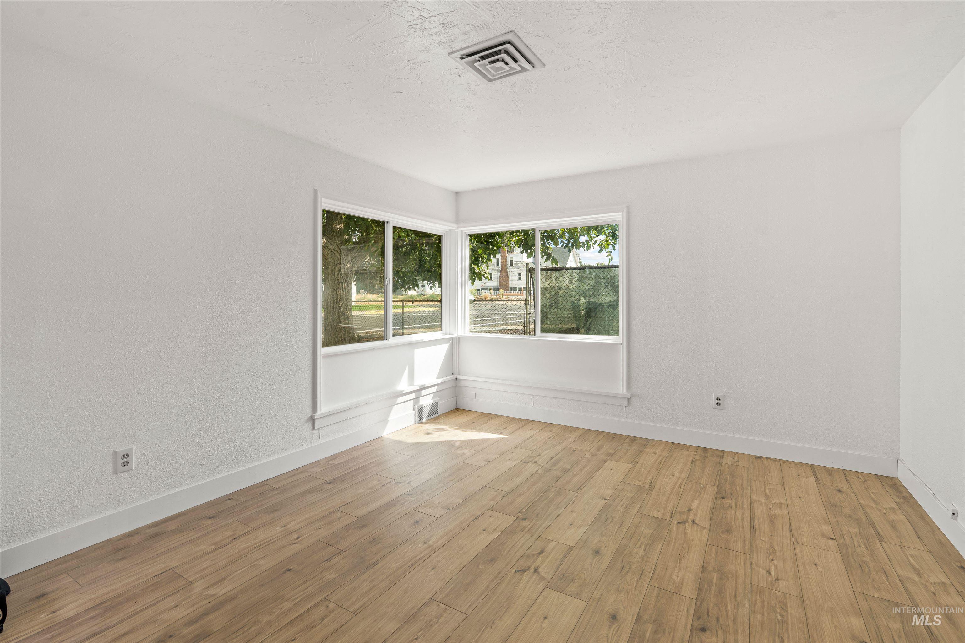 816-818 9th Street Property Photo 13