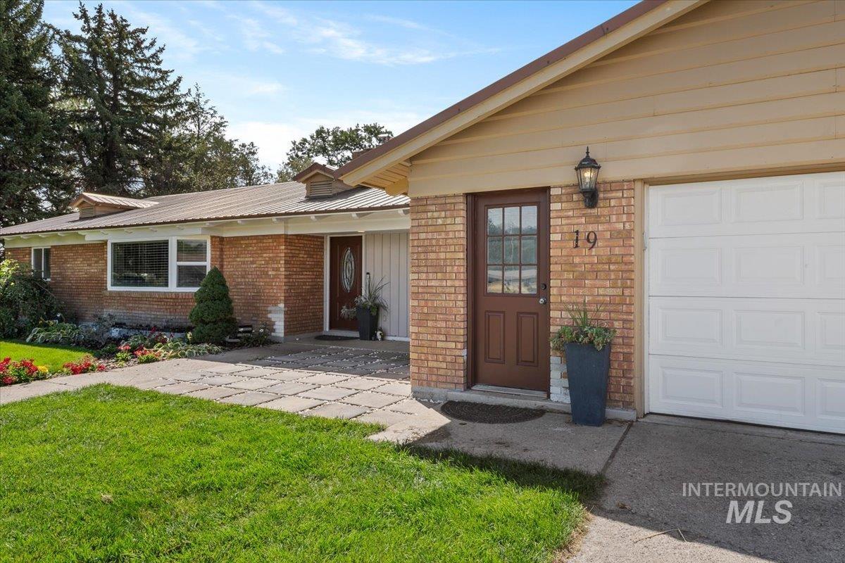 19 E 100 S Property Photo 6