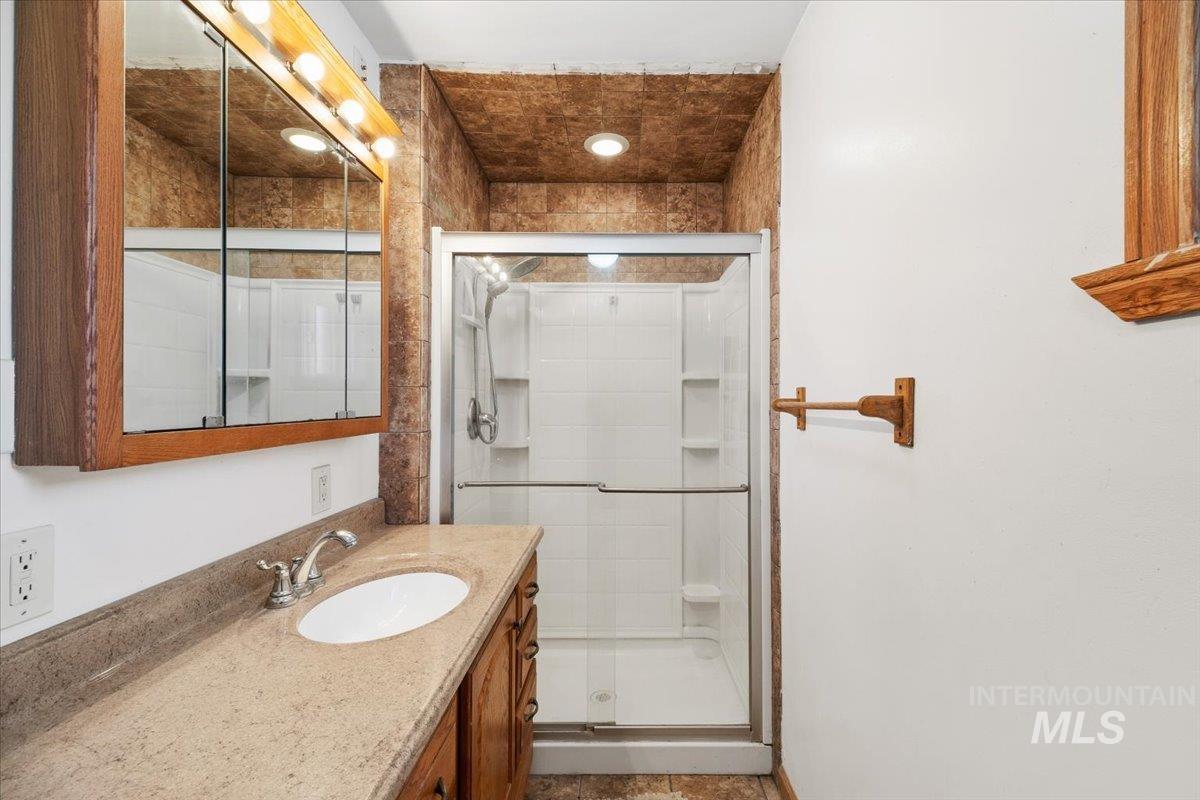 19 E 100 S Property Photo 22