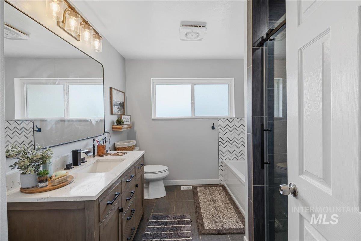 19 E 100 S Property Photo 26