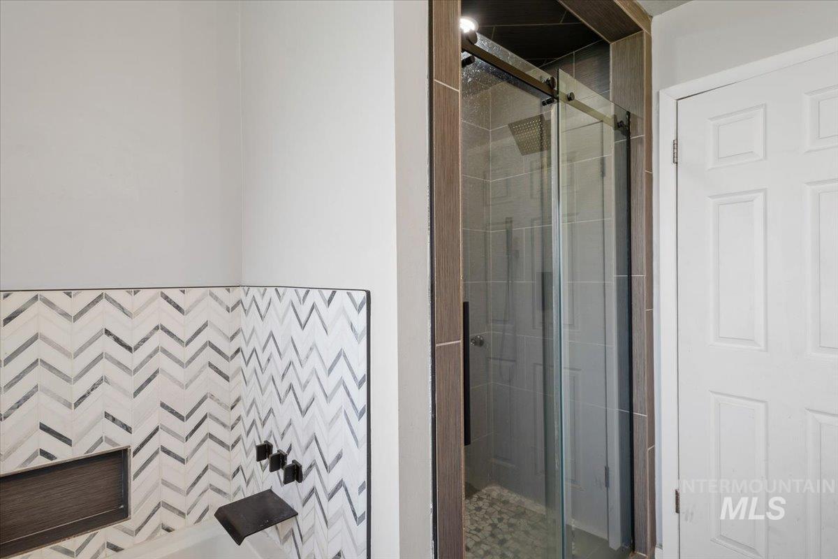 19 E 100 S Property Photo 28