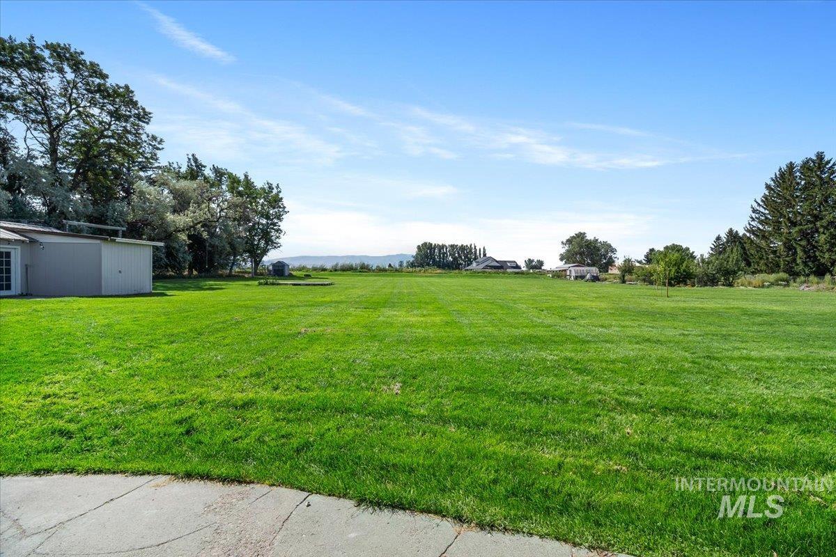 19 E 100 S Property Photo 32