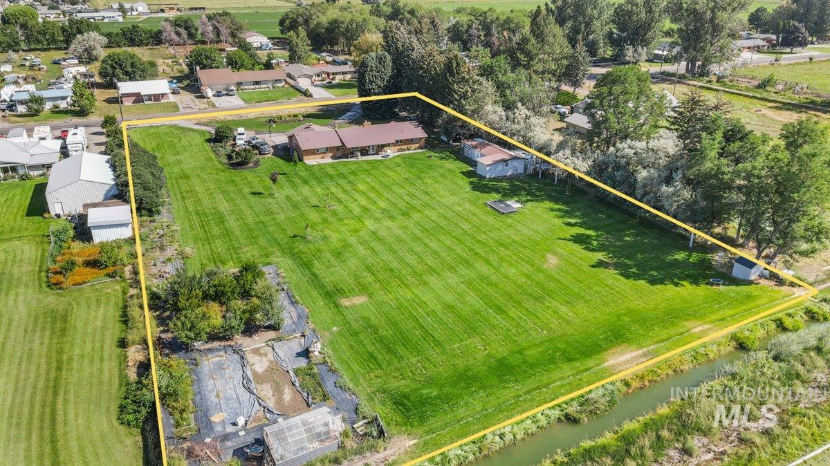 19 E 100 S Property Photo 46