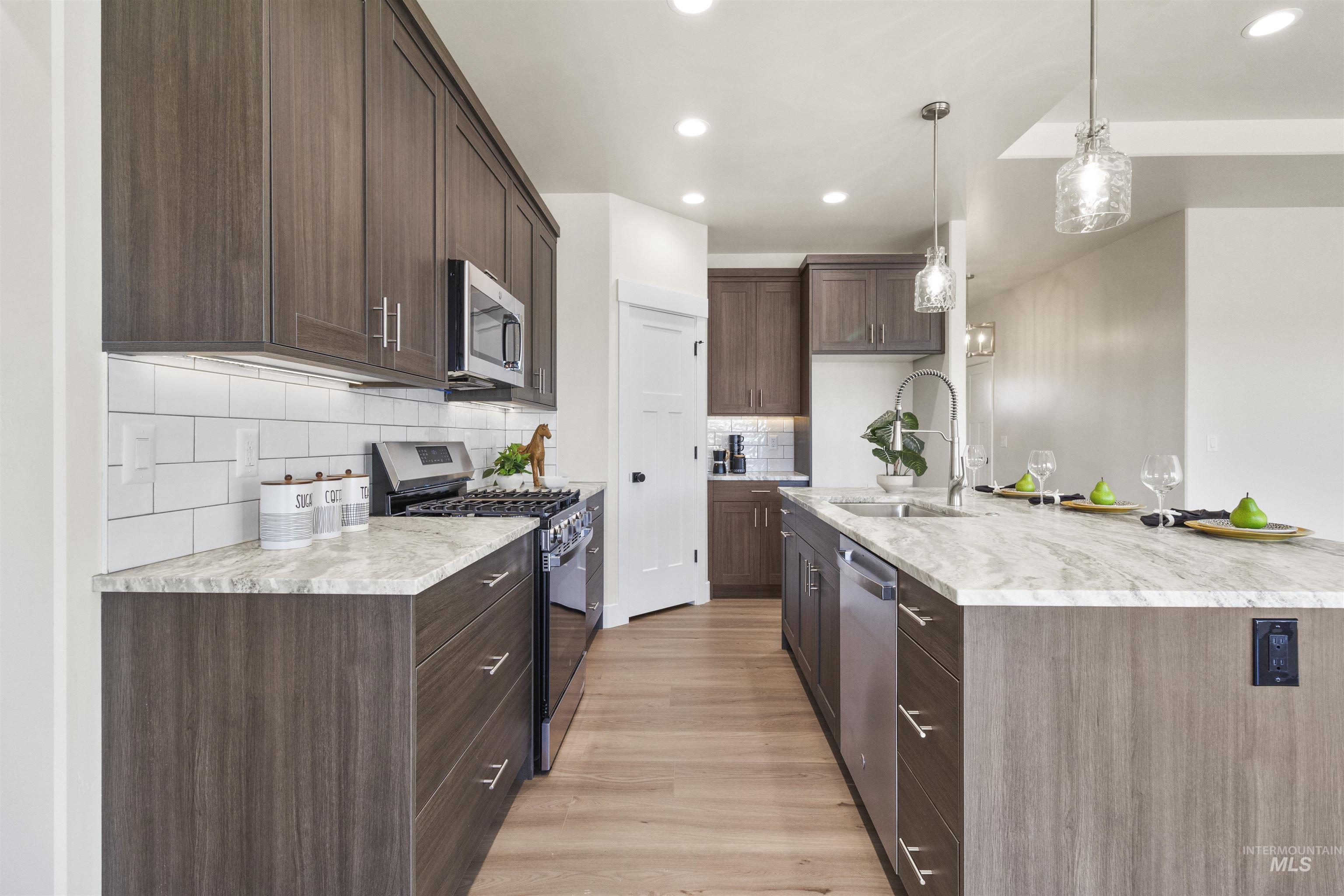 476 Sunspot Property Photo 8