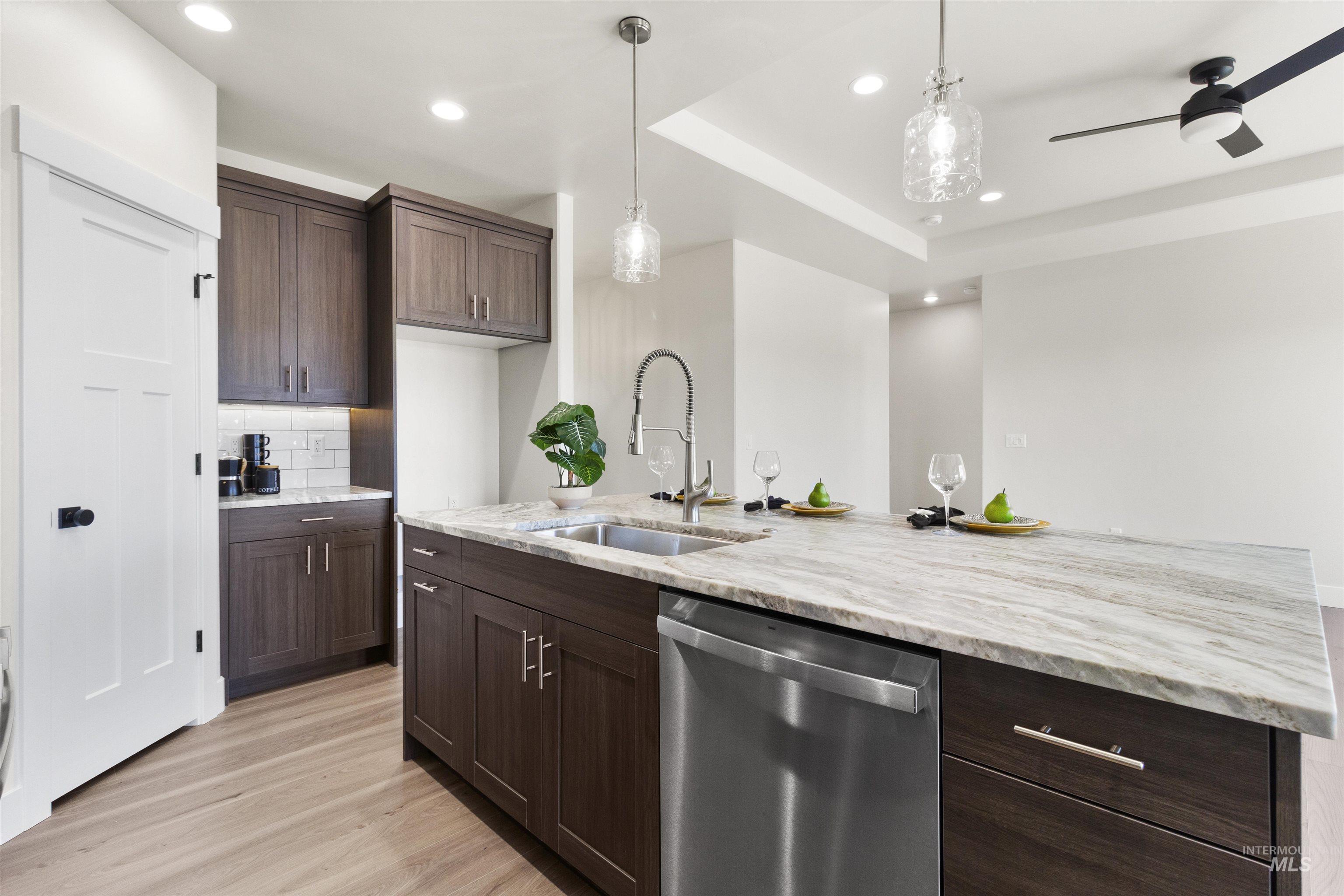 476 Sunspot Property Photo 9