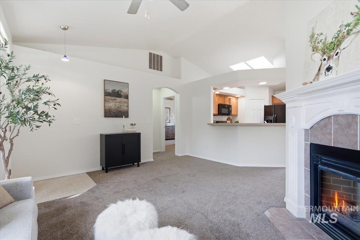 11926 Emerson St Property Photo 5
