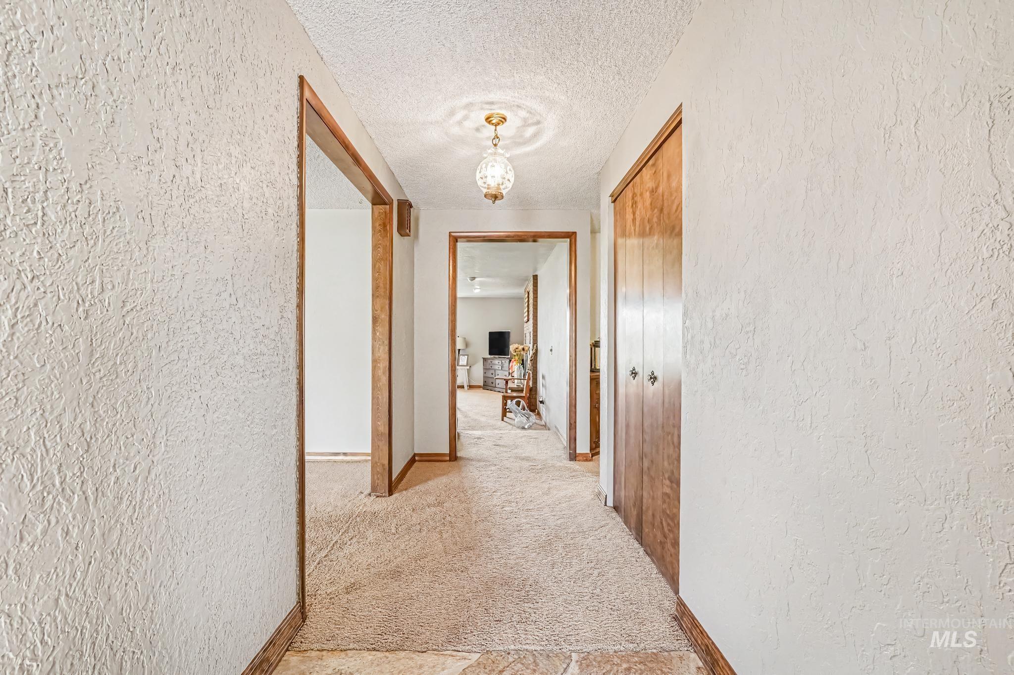 1703 Primrose Dr. Property Photo 4