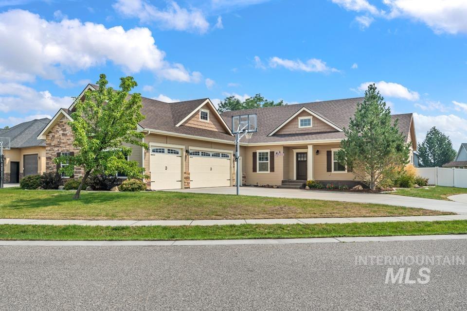 530 Syringa Falls Ct Property Photo 2