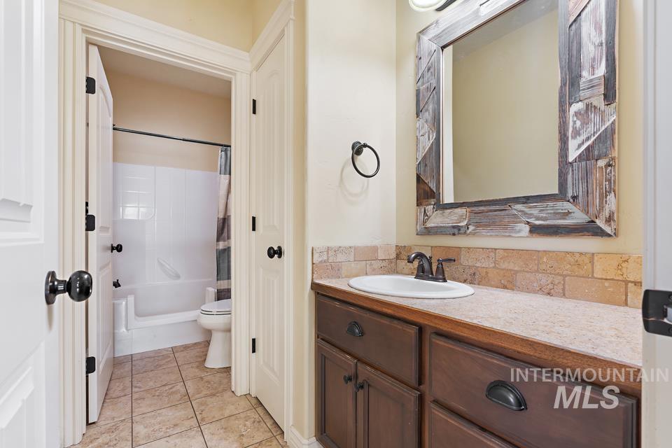 530 Syringa Falls Ct Property Photo 22