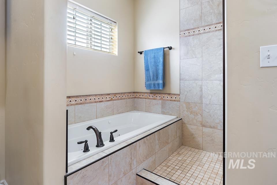 530 Syringa Falls Ct Property Photo 25