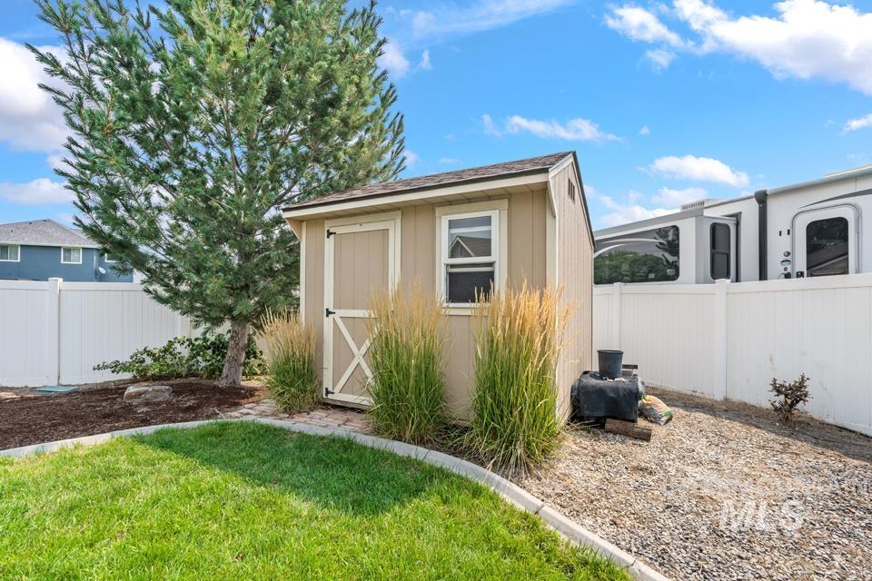 530 Syringa Falls Ct Property Photo 38