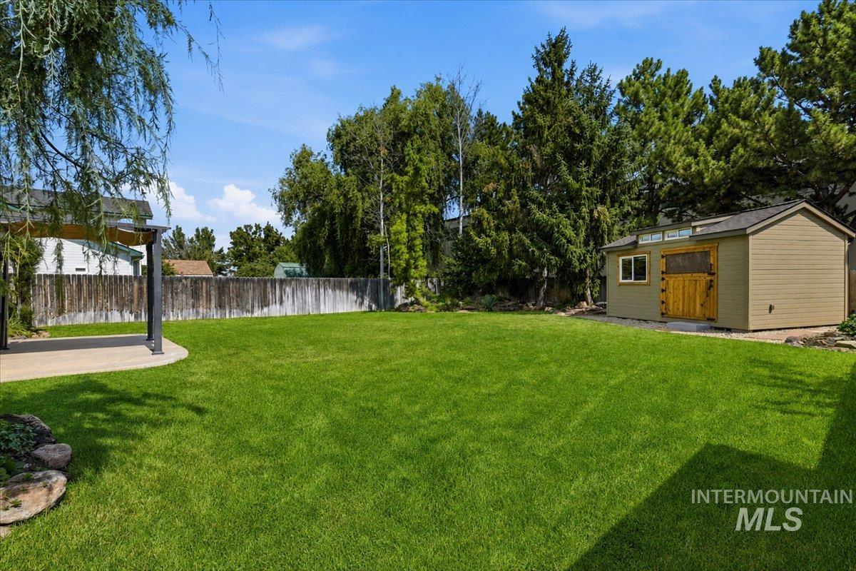 7766 Arlington Dr Property Photo 23