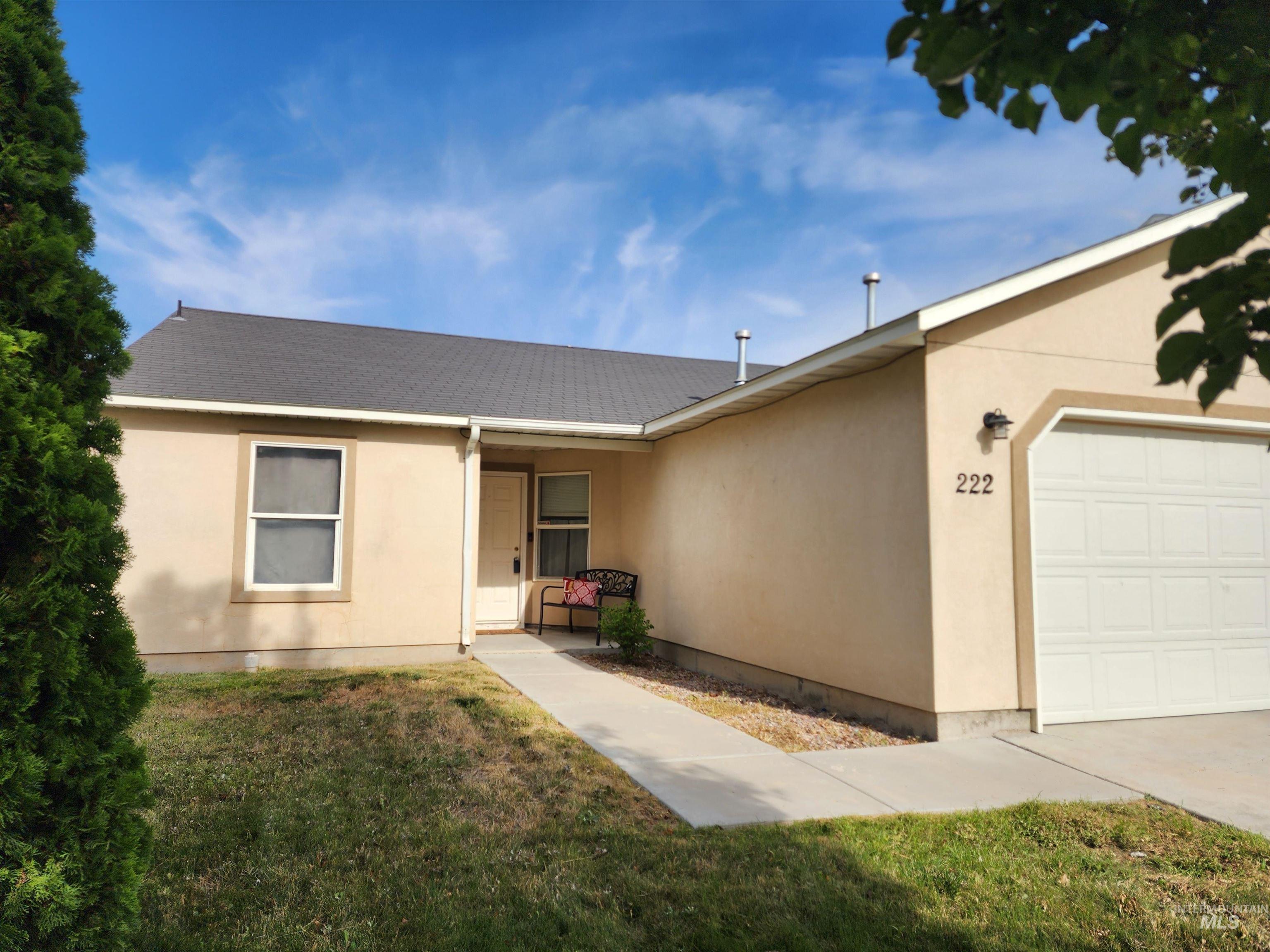 222 Middlepark Way Property Photo 2