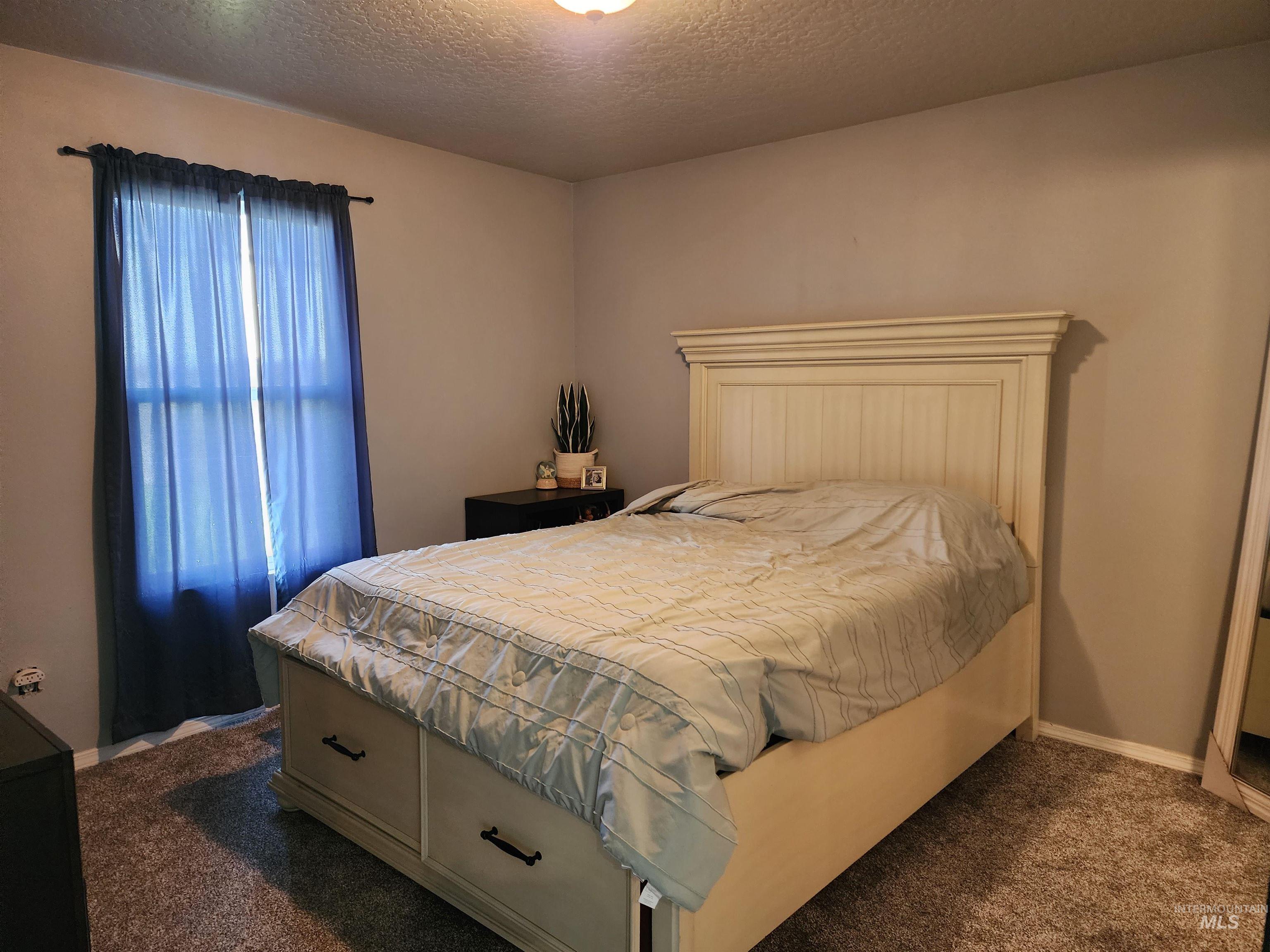 222 Middlepark Way Property Photo 11