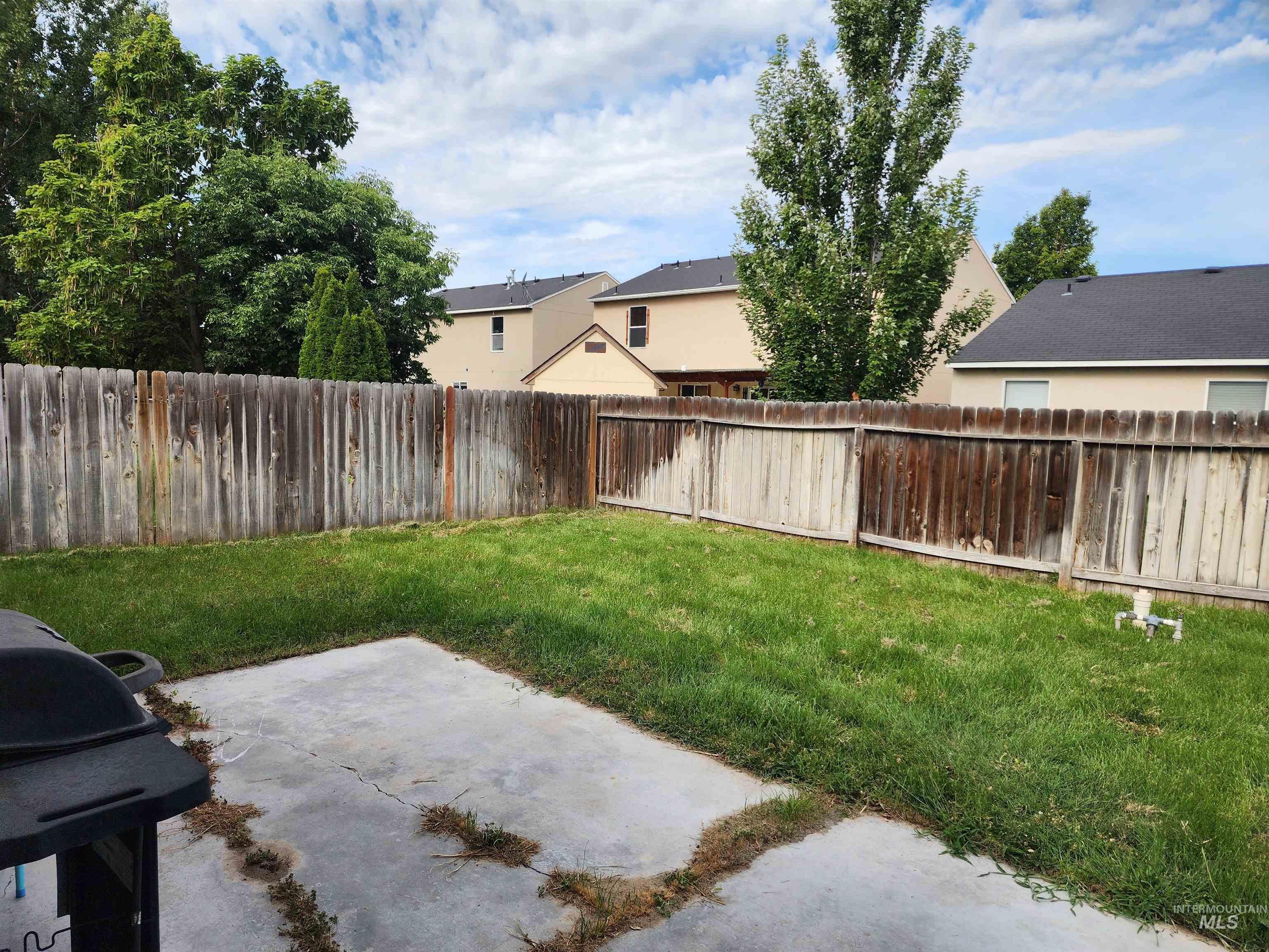 222 Middlepark Way Property Photo 17