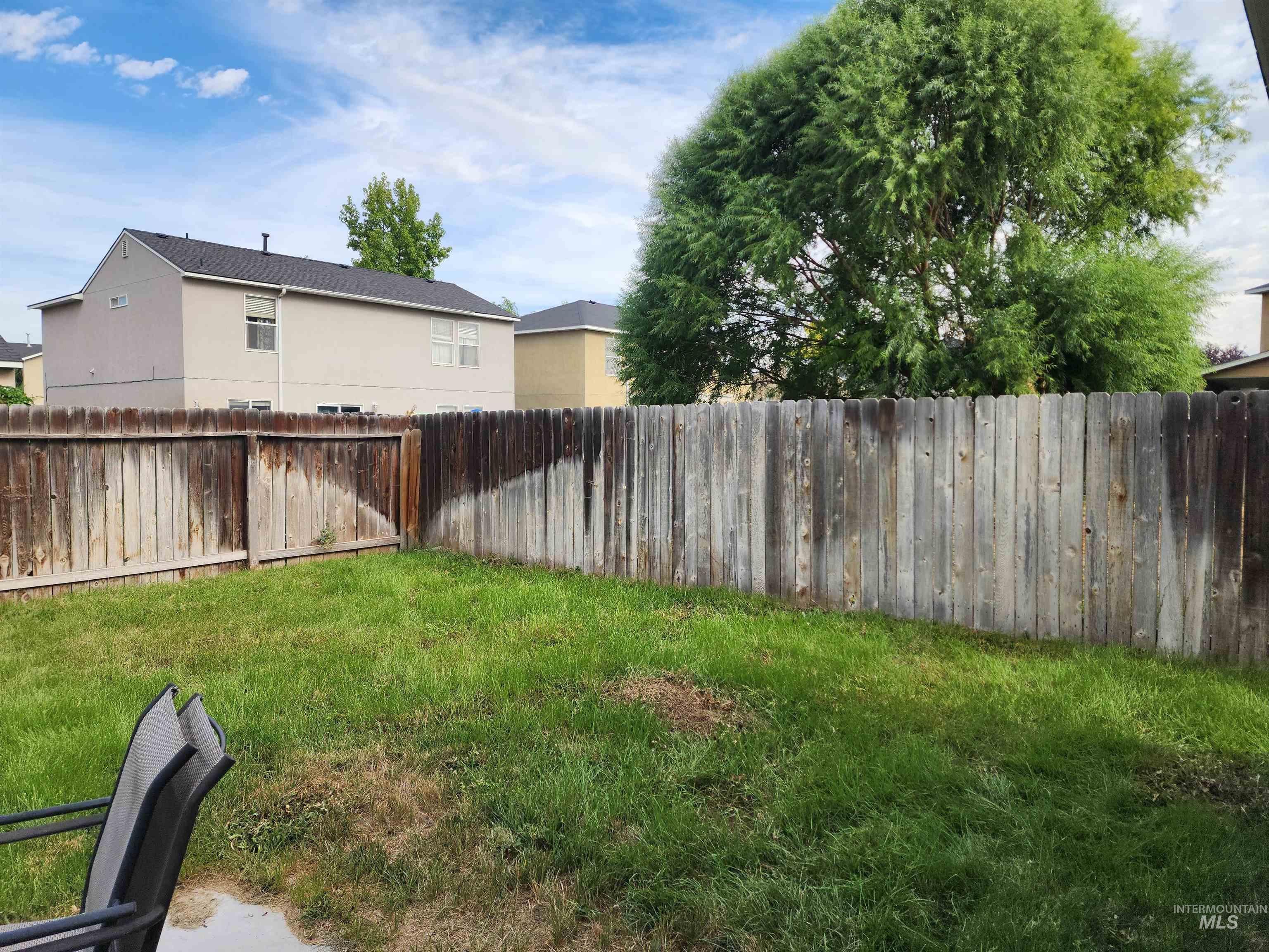 222 Middlepark Way Property Photo 18