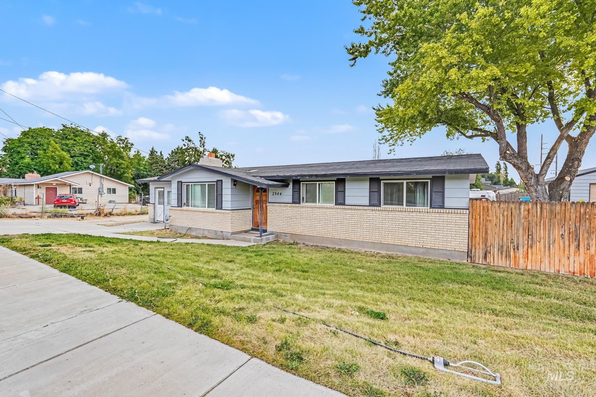 2944 S Cloverdale Rd. Property Photo 6