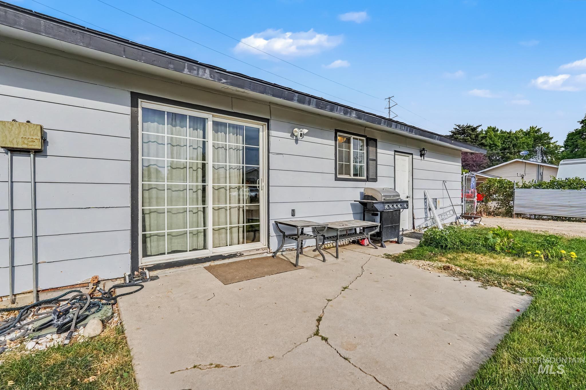 2944 S Cloverdale Rd. Property Photo 13