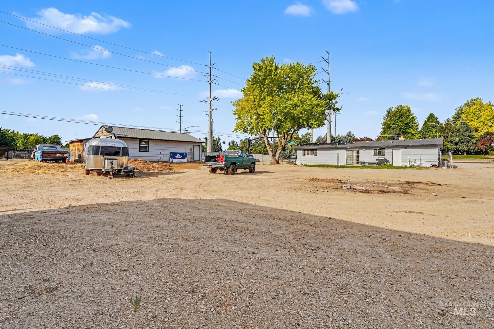 2944 S Cloverdale Rd. Property Photo 15