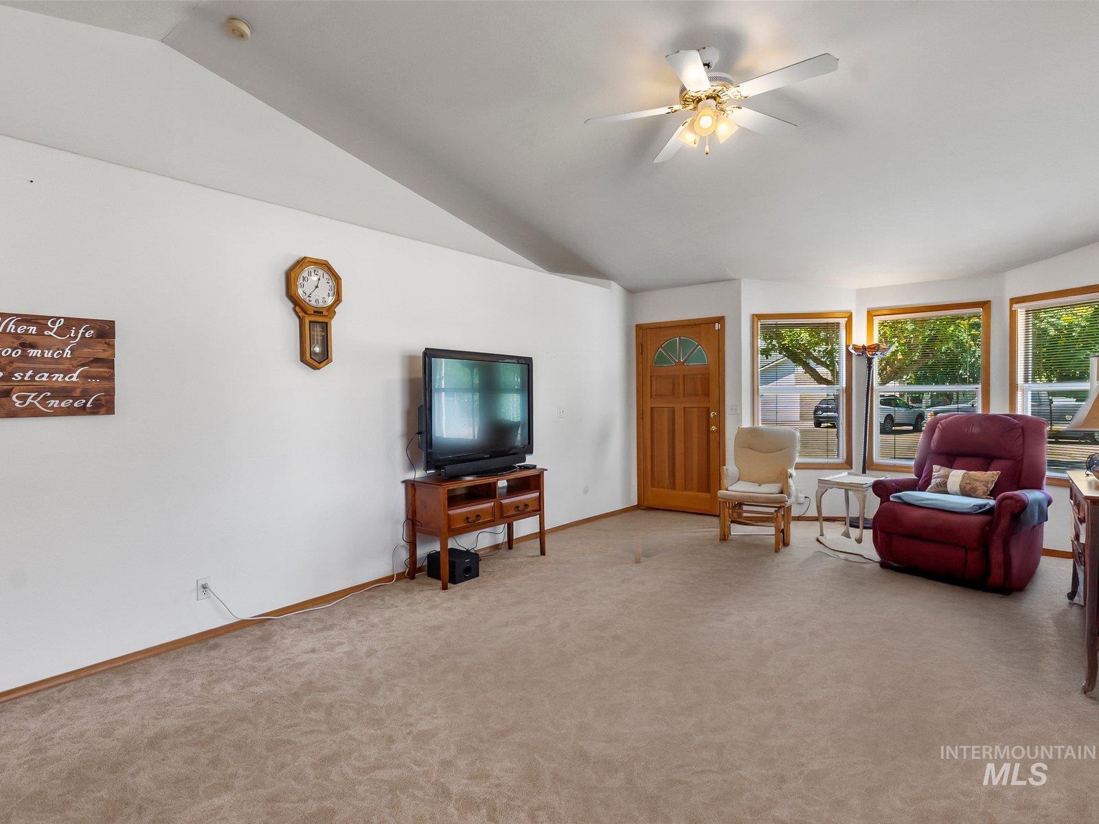 804 E Main St. Property Photo 8