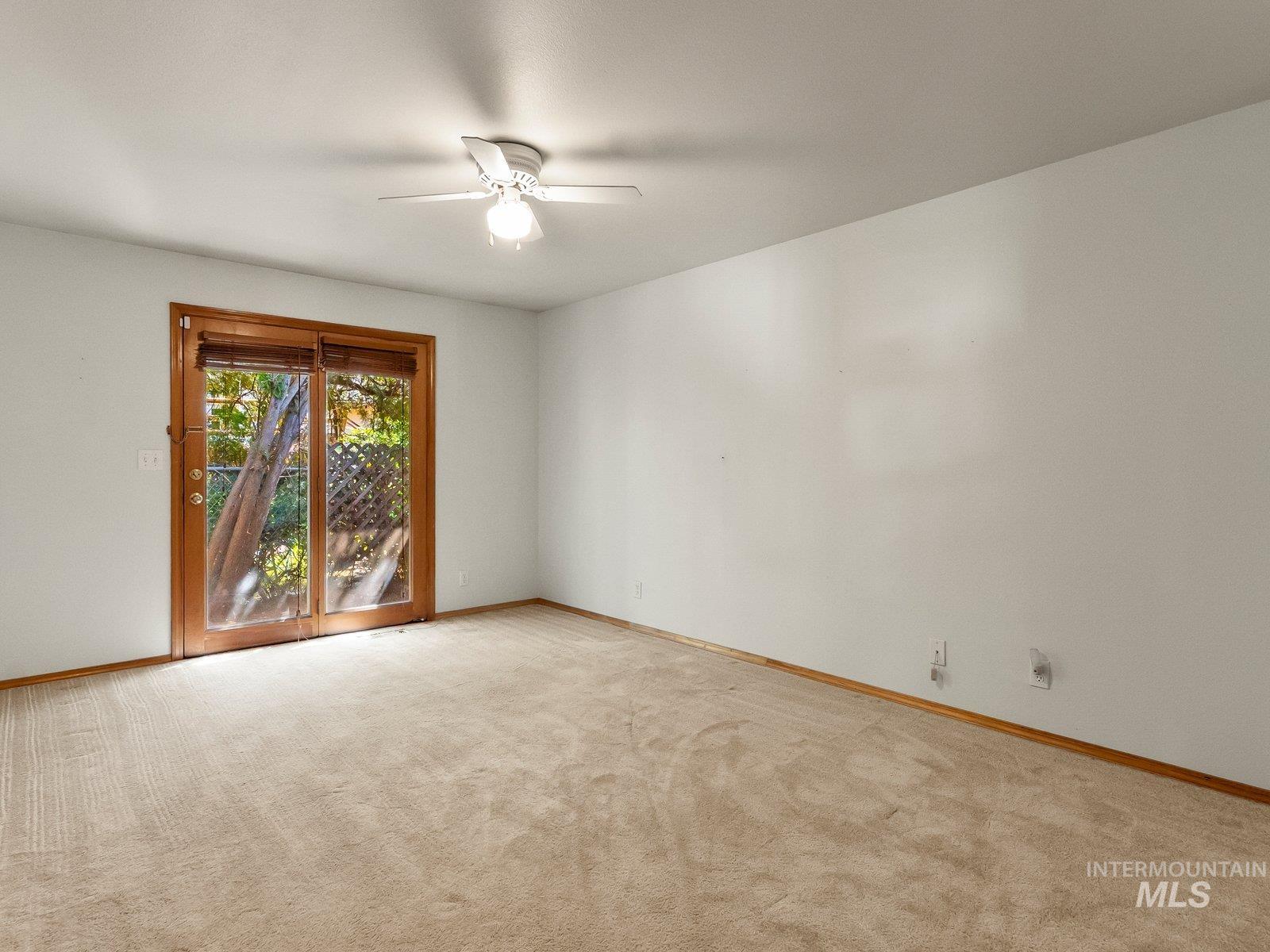 804 E Main St. Property Photo 18