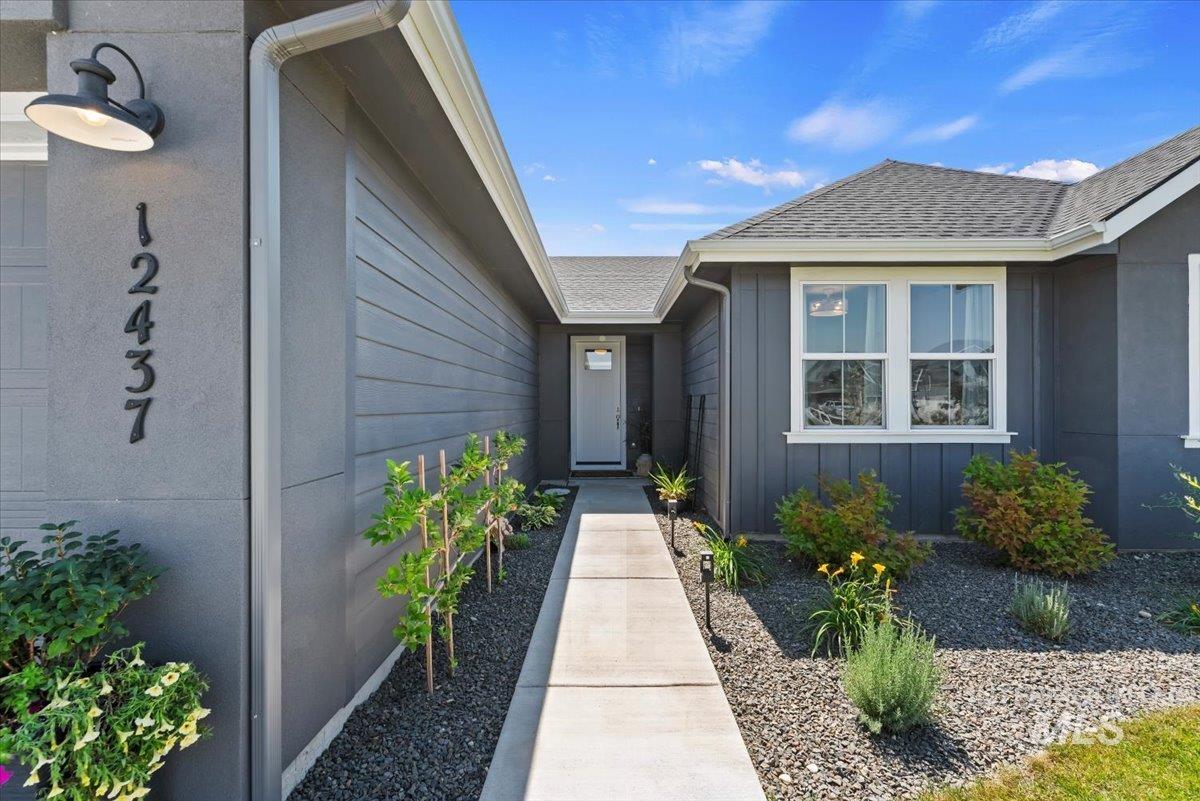 12437 W Wayfaring Dr Property Photo 4