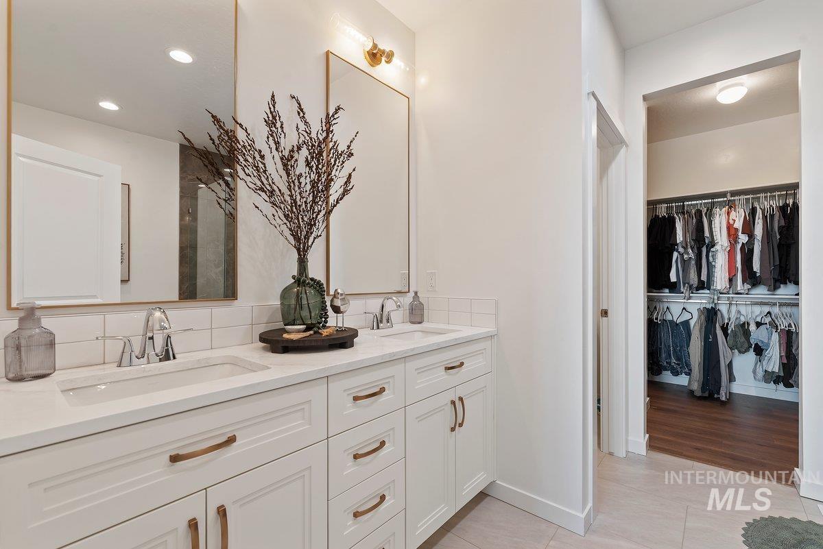 12437 W Wayfaring Dr Property Photo 18
