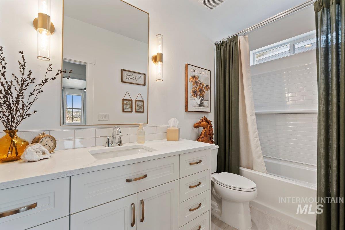12437 W Wayfaring Dr Property Photo 22