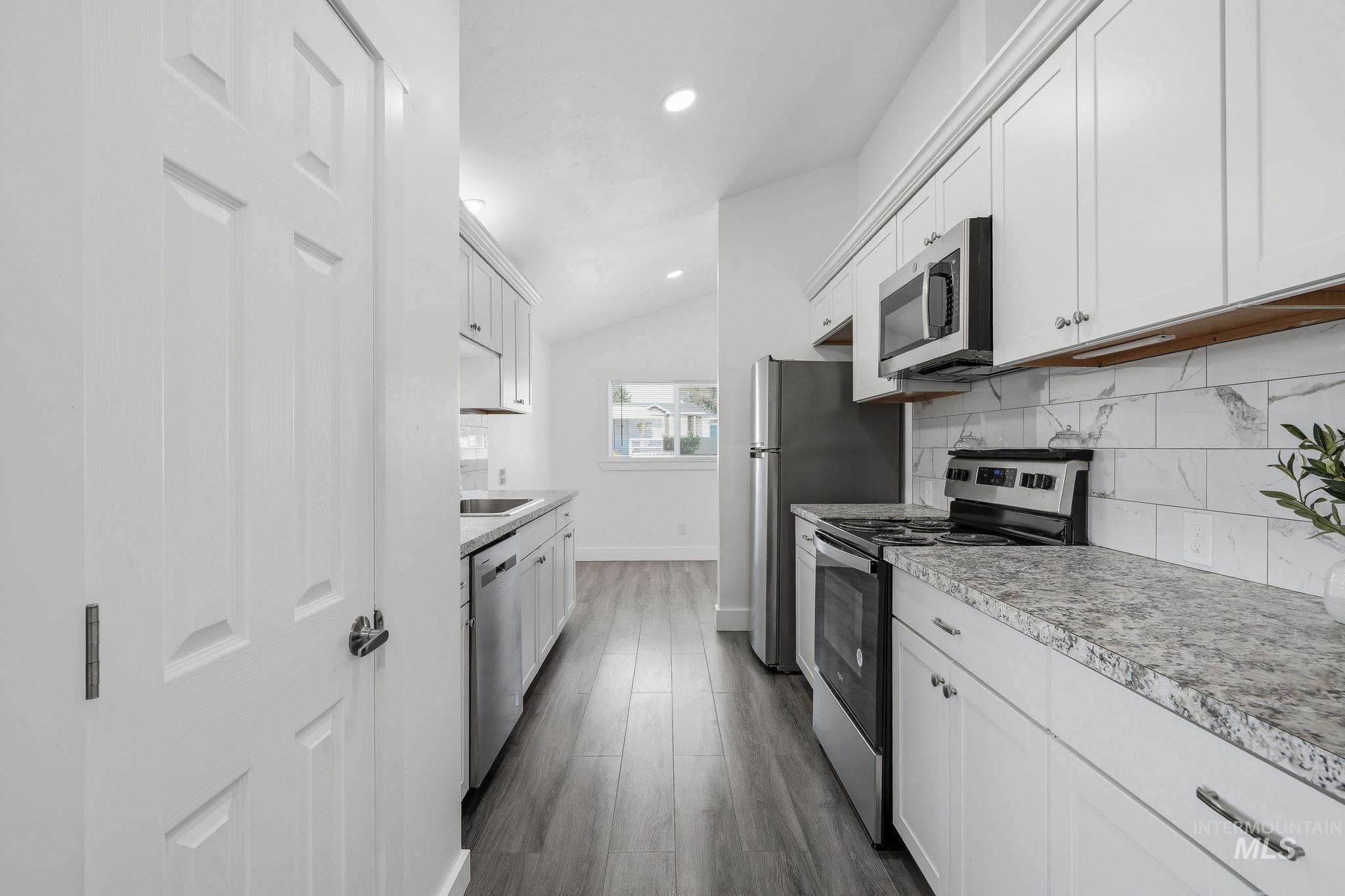 8255 Blue Ridge Property Photo 4