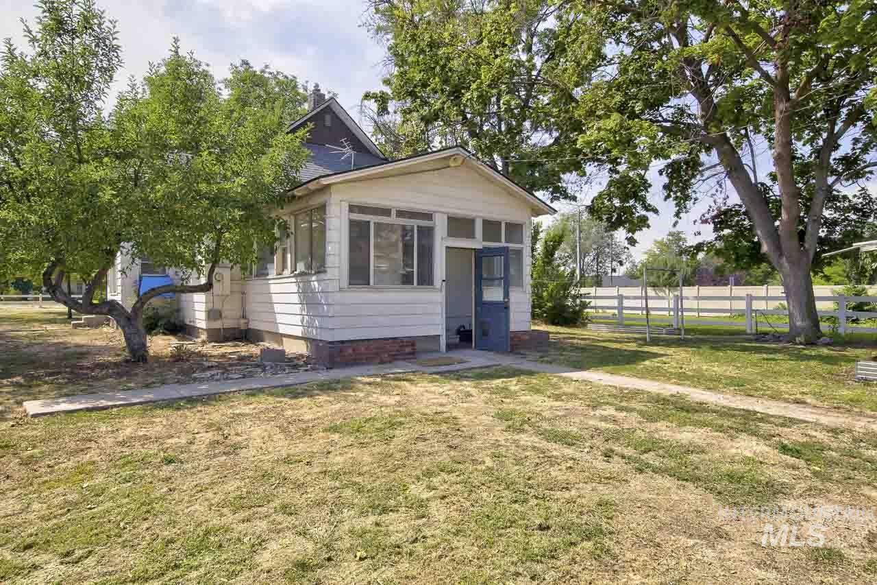 1104 Lone Star Rd Property Photo 2