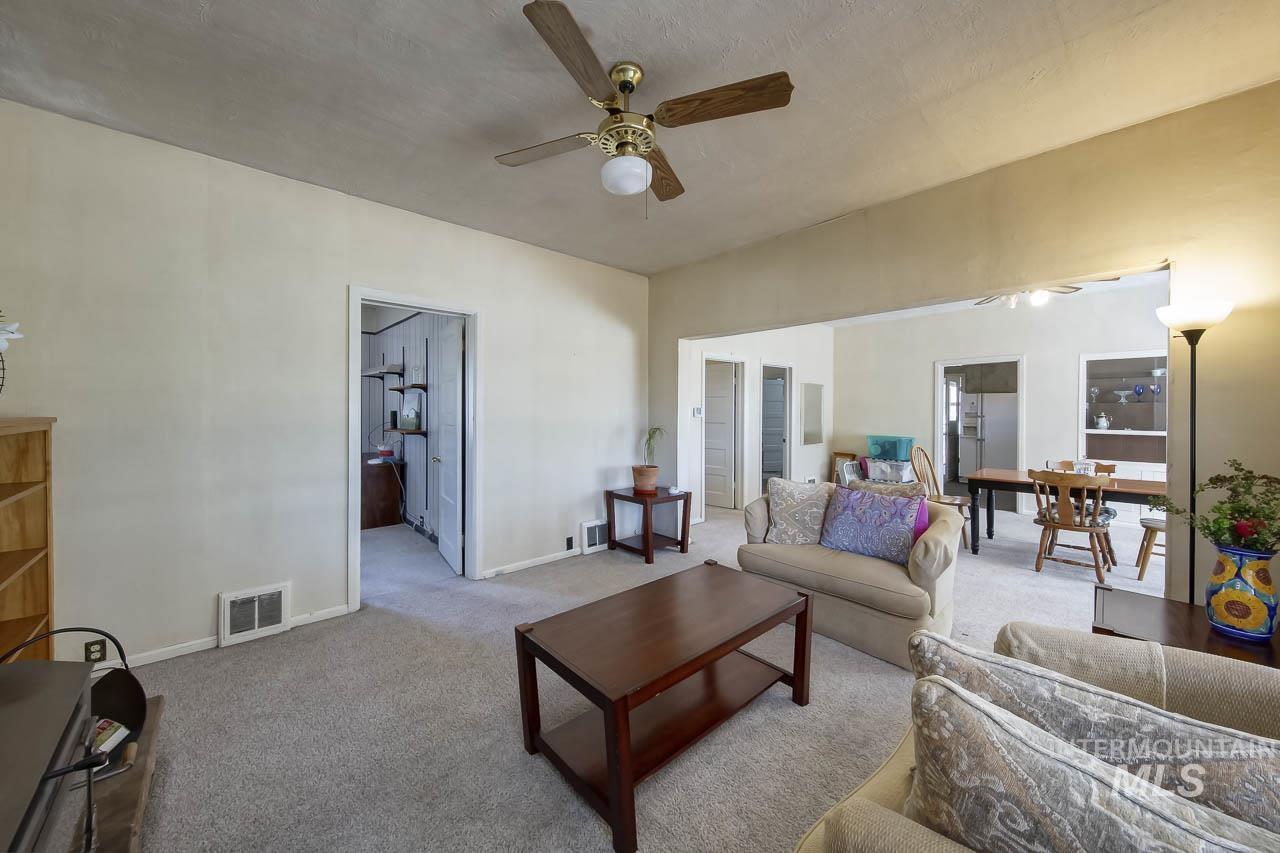 1104 Lone Star Rd Property Photo 5