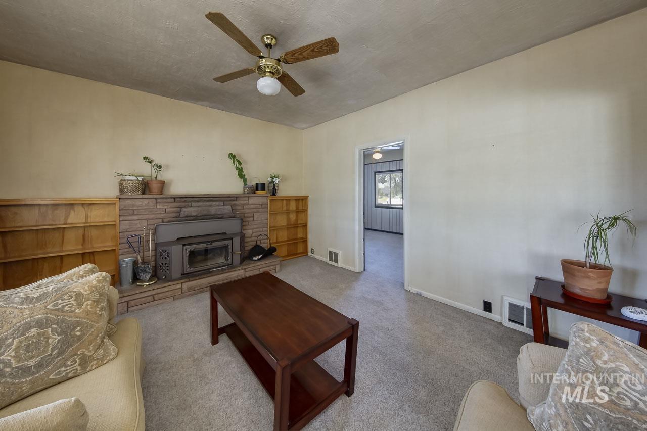 1104 Lone Star Rd Property Photo 6
