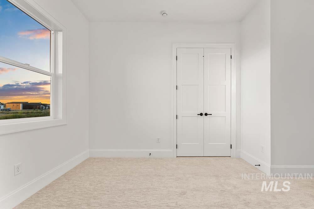 461 Midpoint Ave Property Photo 27