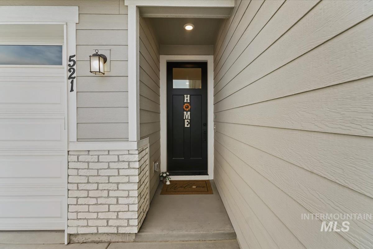 521 W Learmont St Property Photo 3