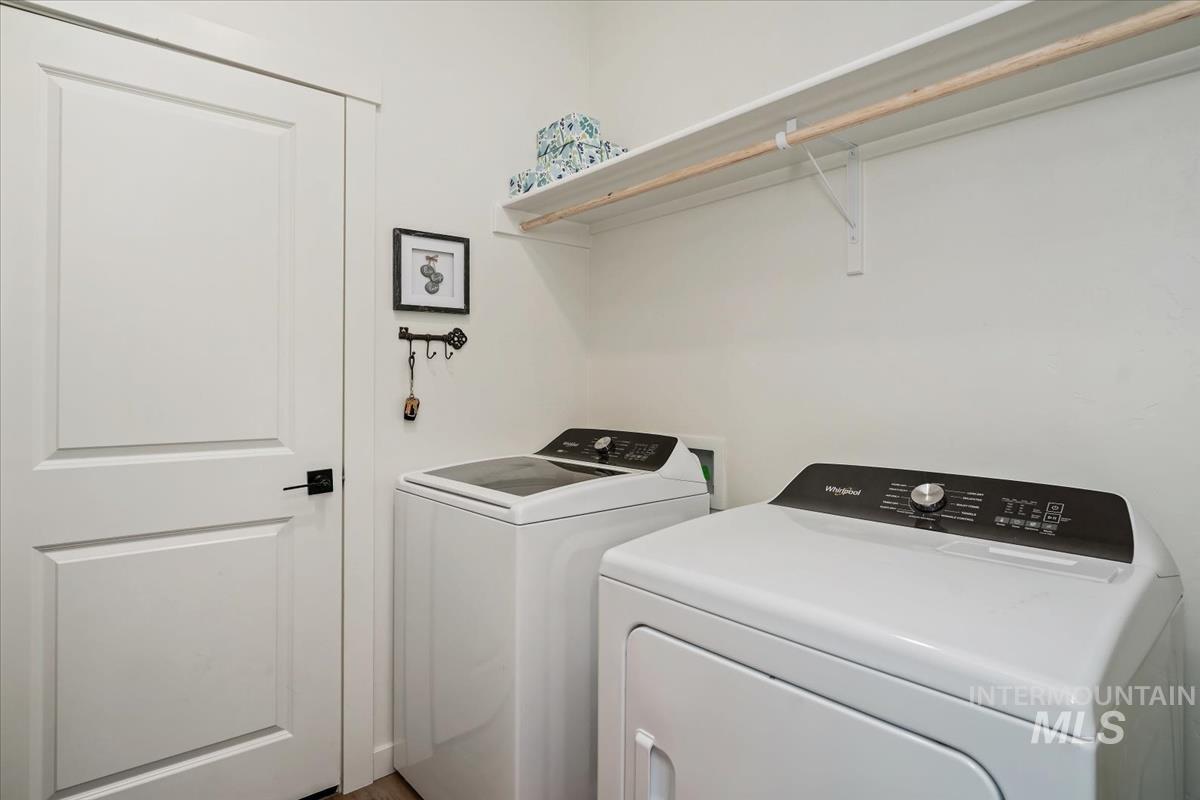 521 W Learmont St Property Photo 24