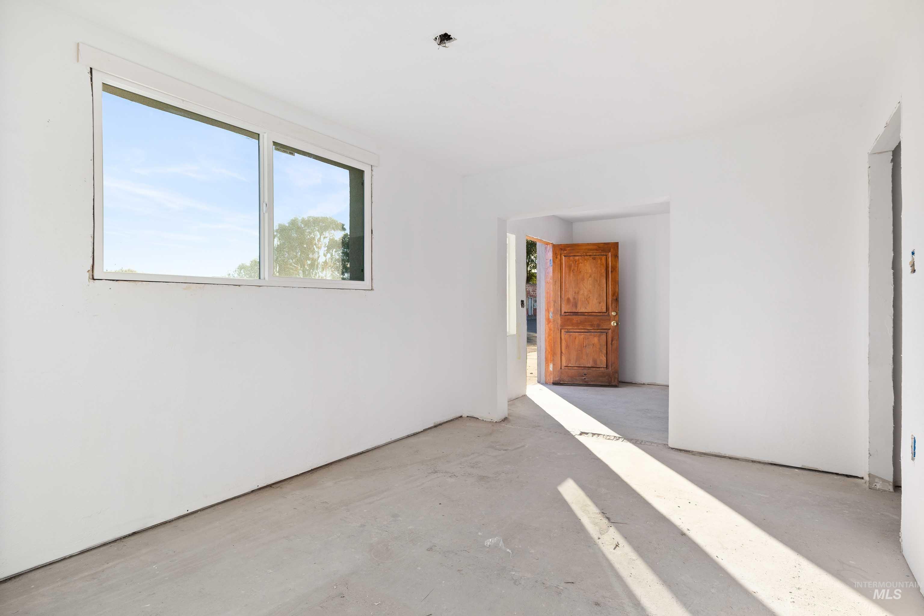 105 E Idaho St Property Photo 7