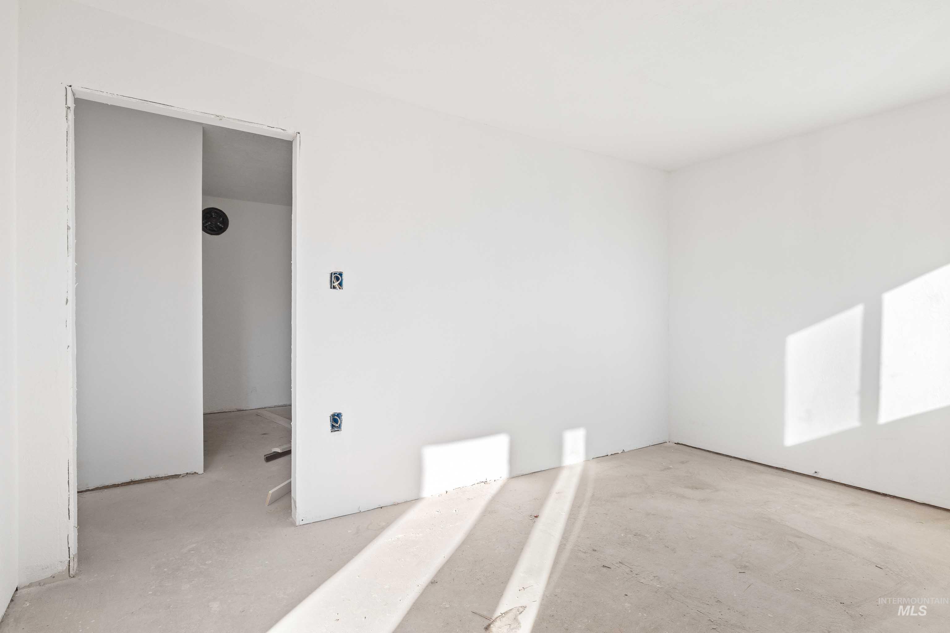 105 E Idaho St Property Photo 8