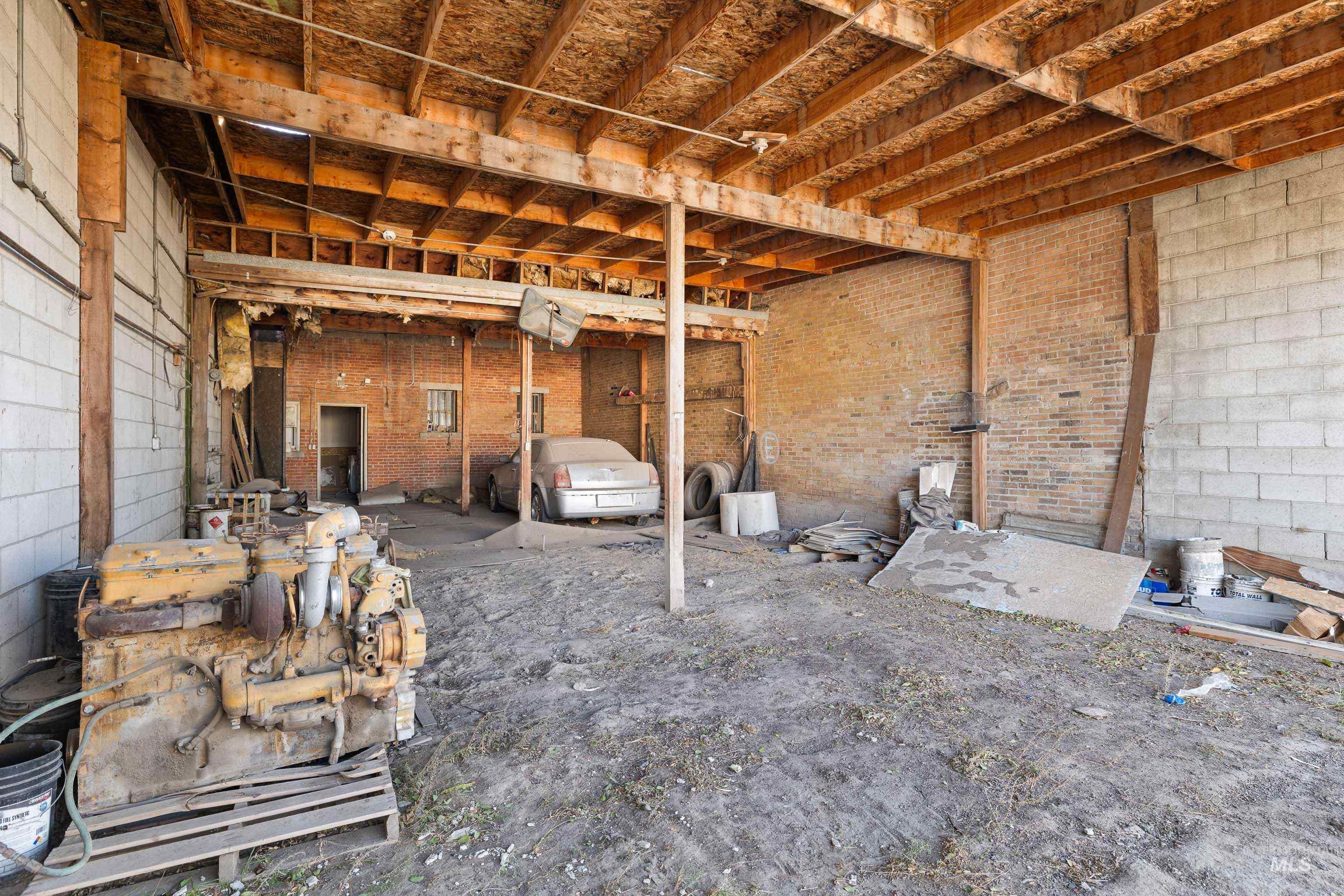 105 E Idaho St Property Photo 15