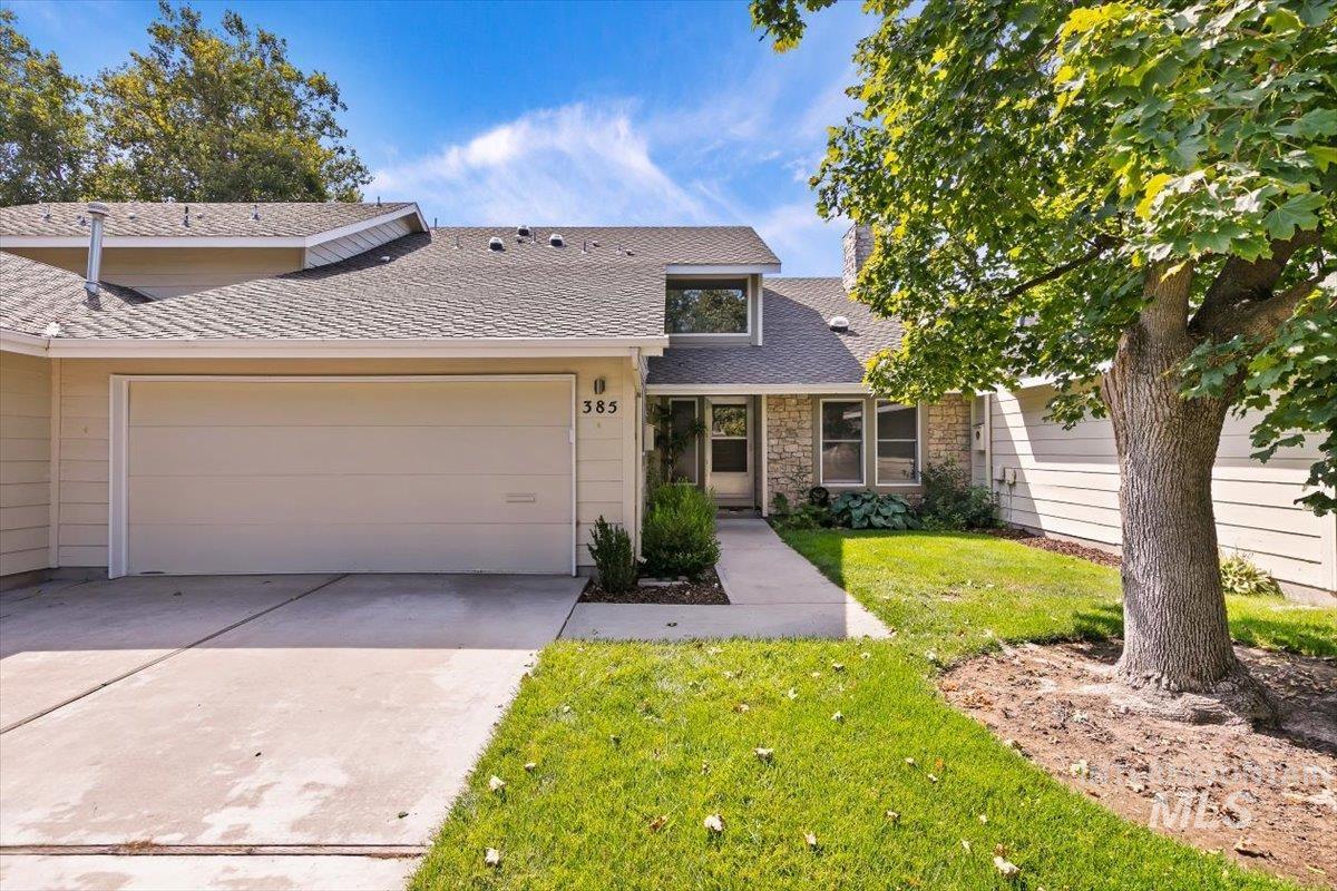 385 W Charlwood Ct Property Photo 1