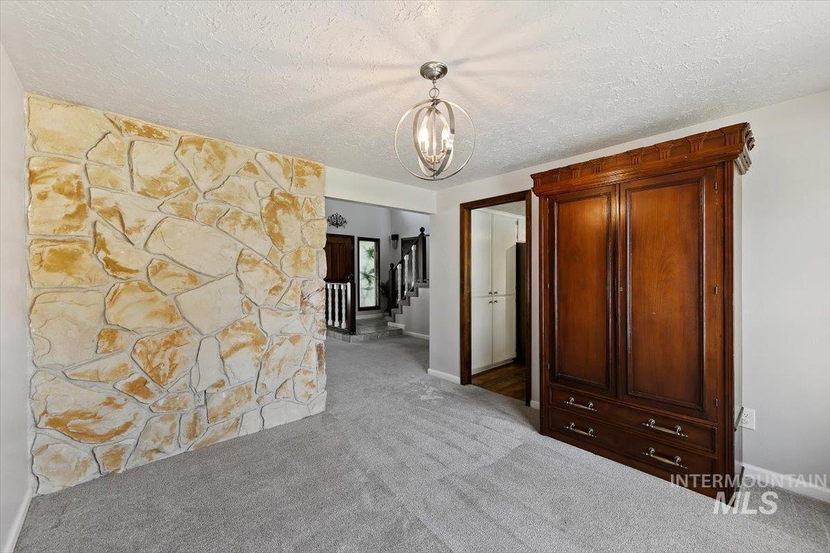 385 W Charlwood Ct Property Photo 10